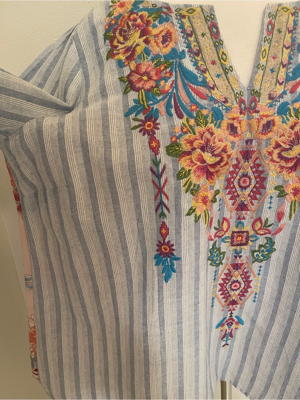 Savanna Jane Boho Embroidered Strip Blouse with Floral back. Size 1X - Picture 6 of 11